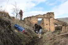 Limpieza de acequias en la vega de Jérez del Marquesado